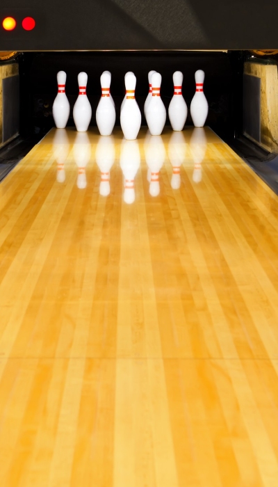 ten-pin-bowling-pins-alley